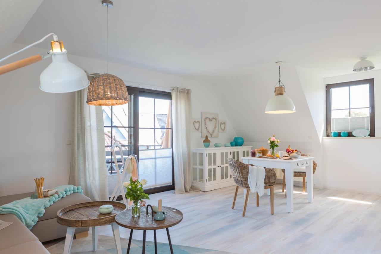 Ferienwohnungen Haus Am Strand Zingst Bagian luar foto